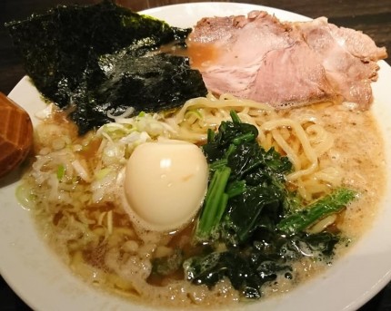 横浜家系ラーメン特盛