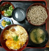 割子そば・かつ丼セット（平和そば）