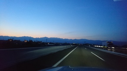北陸道から立山方面の夜明け