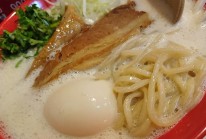 特製純濃厚鶏ラーメン大盛（三代目麺と人）